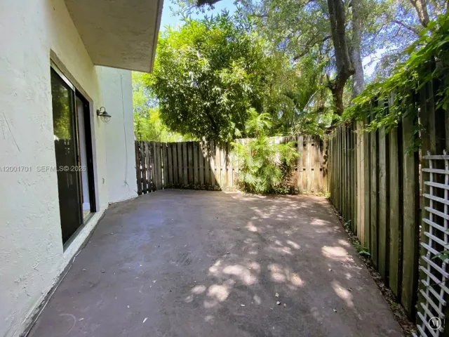 Продажа дома по адресу 3054 Center St 3054 - фото 7589438