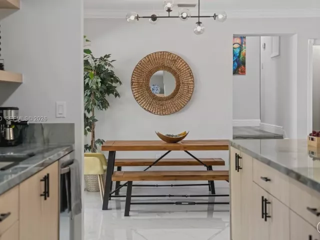 Продажа дома по адресу 18901 NW 10th Ct - фото 7591968