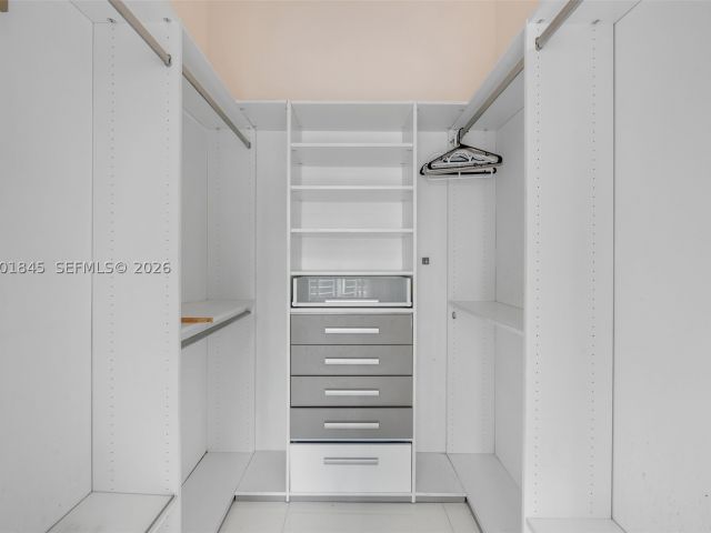 Продажа квартиры #2812 - фото 8270156