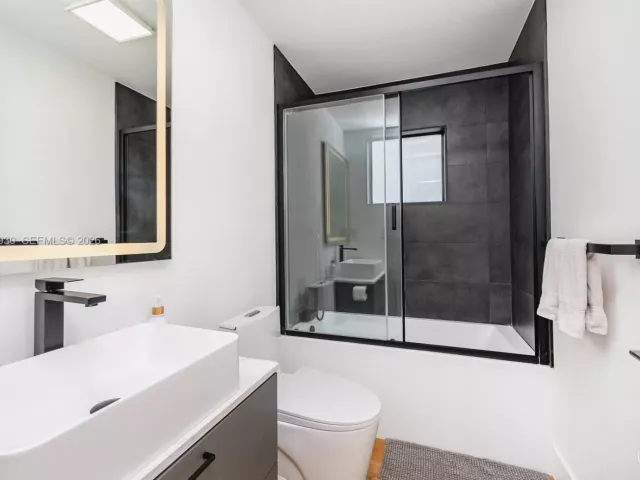 Продажа дома по адресу 412 NW 41st St - фото 7589474