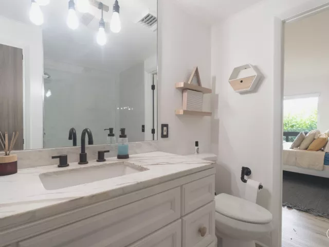 Продажа дома по адресу 2878 NE 26th Street - фото 8908107