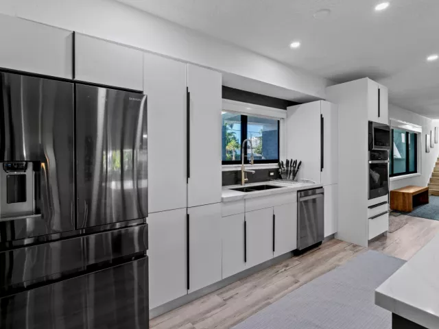 Продажа дома по адресу 2878 NE 26th Street - фото 8908110