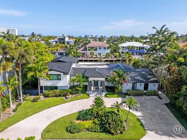 Продажа дома по адресу 2878 NE 26th Street - фото 8908096