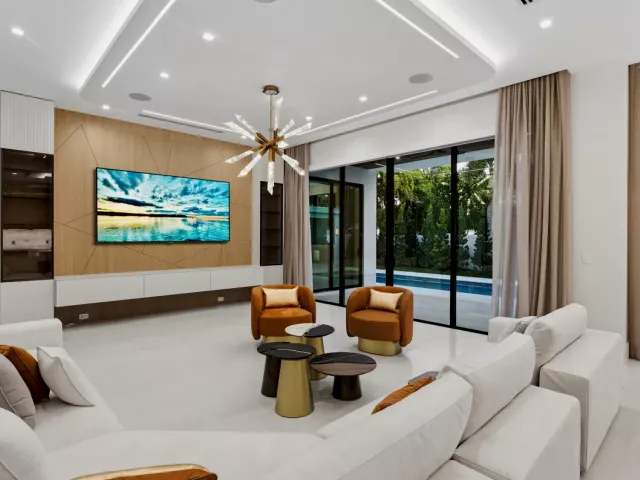 Продажа дома по адресу 274 NE 3rd Court - фото 9311039