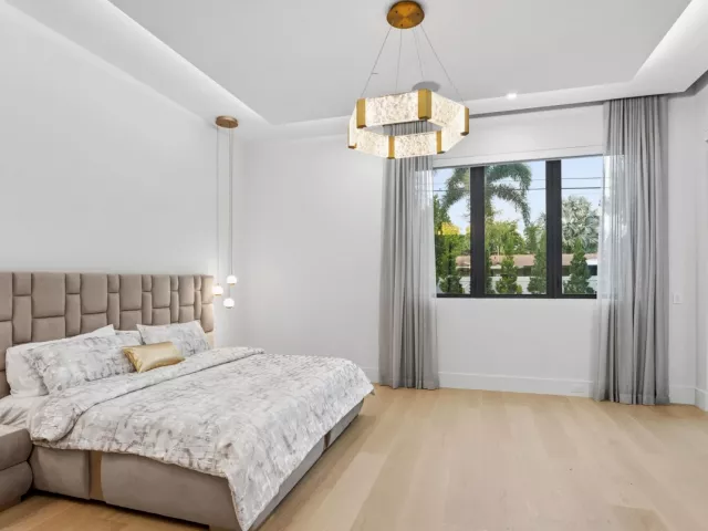 Продажа дома по адресу 274 NE 3rd Court - фото 9311042