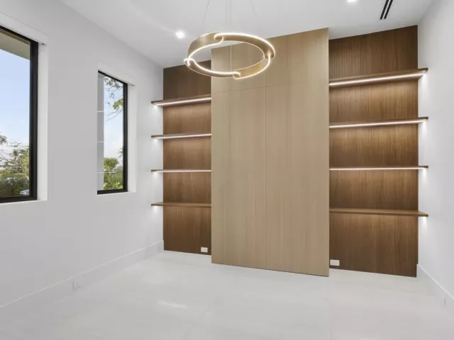 Продажа дома по адресу 274 NE 3rd Court - фото 9311048