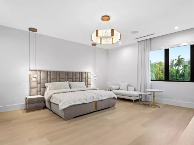 Продажа дома по адресу 274 NE 3rd Court - фото 9311053