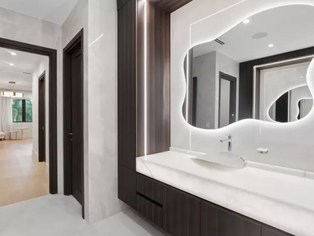 Продажа дома по адресу 274 NE 3rd Court - фото 9311057
