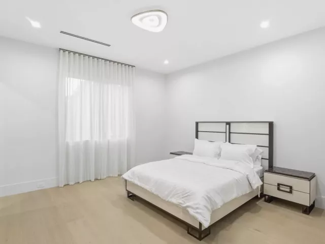 Продажа дома по адресу 274 NE 3rd Court - фото 9311062