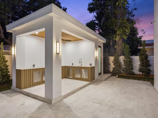 Продажа дома по адресу 274 NE 3rd Court - фото 9311072