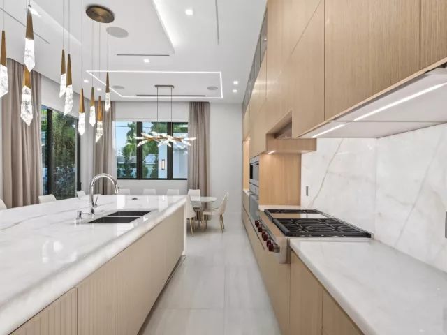 Продажа дома по адресу 274 NE 3rd Court - фото 9311036