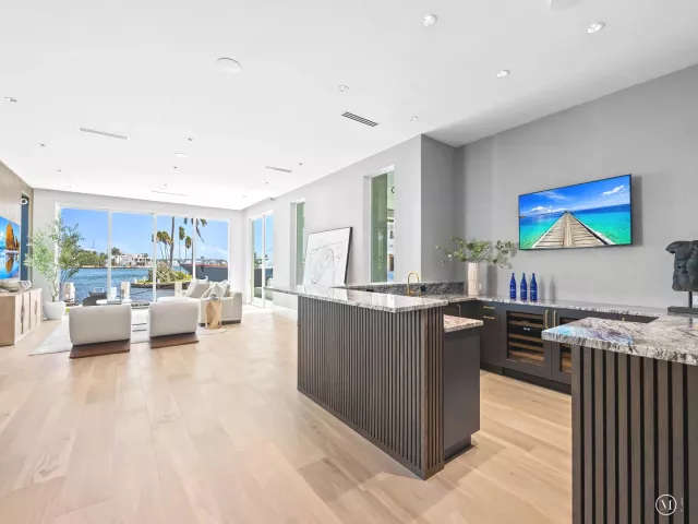 Продажа дома по адресу 1822 SE 9th Street - фото 8920829