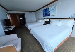 Квартира #1014 Legal 1004 Door