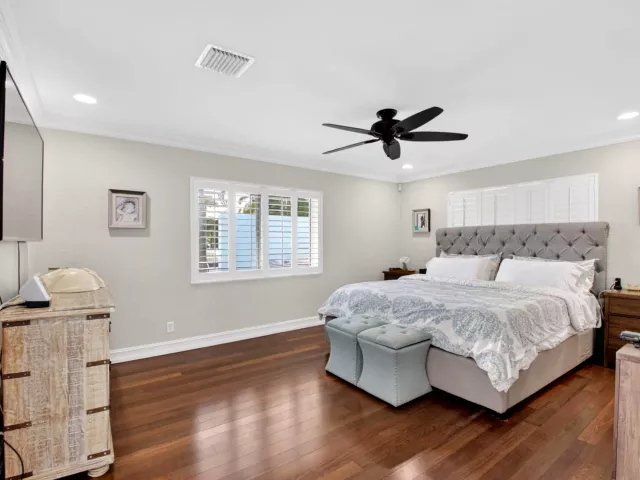 Продажа дома по адресу 5800 NE 7th Avenue - фото 9247492