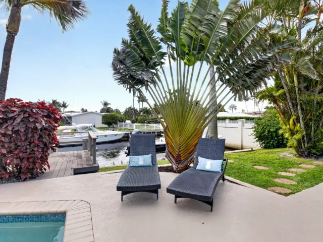 Продажа дома по адресу 5800 NE 7th Avenue - фото 9247504