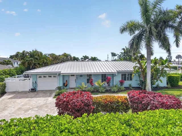 Продажа дома по адресу 5800 NE 7th Avenue - фото 9247526