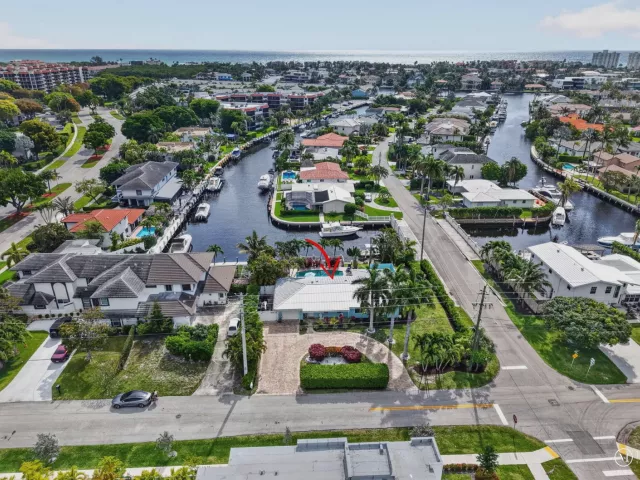 Продажа дома по адресу 5800 NE 7th Avenue - фото 9247528
