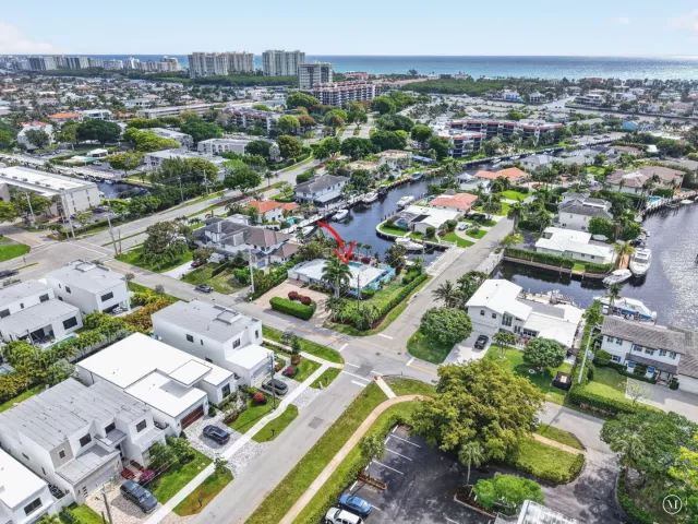 Продажа дома по адресу 5800 NE 7th Avenue - фото 9247533