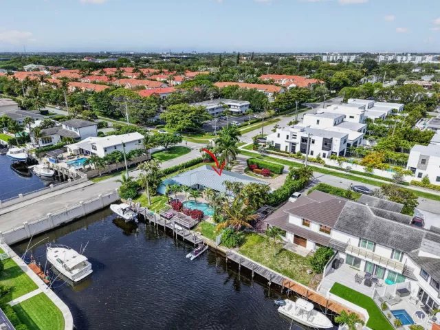 Продажа дома по адресу 5800 NE 7th Avenue - фото 9247548