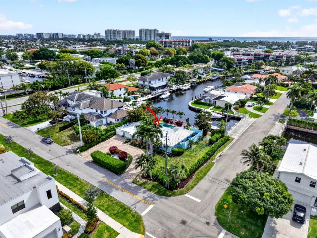 Продажа дома по адресу 5800 NE 7th Avenue - фото 9247553