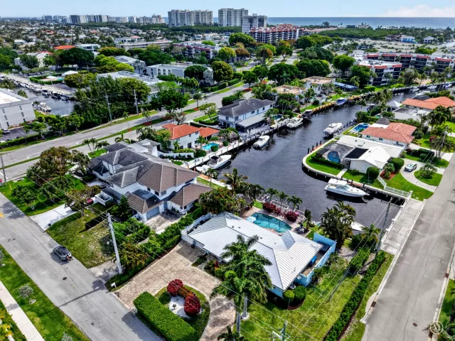 Продажа дома по адресу 5800 NE 7th Avenue - фото 9247560