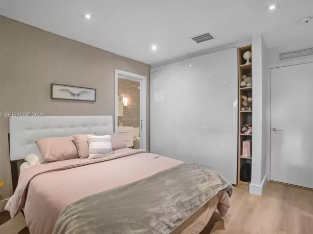 Продажа дома по адресу 2140 NE 190th Ter - фото 7593902