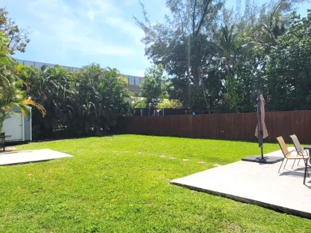 Продажа дома по адресу 3685 SW 1st Ave - фото 7593962