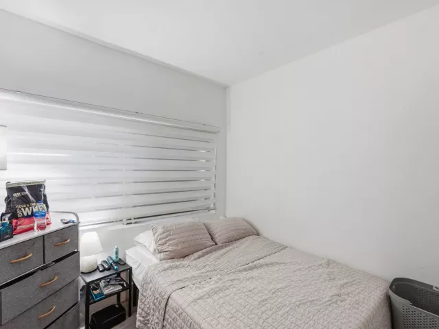 Продажа дома по адресу 7700 NE 1st Court - фото 9356544