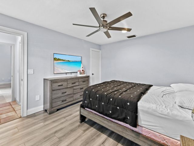 Продажа дома по адресу 263 NW 48th Avenue - фото 8287119