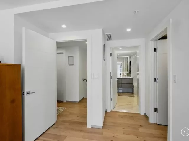 Продажа дома по адресу 700 NE 14th Avenue 208 - фото 9169198