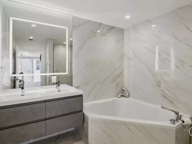 Продажа дома по адресу 700 NE 14th Avenue 208 - фото 9169201