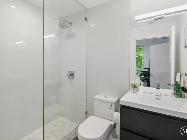 Продажа дома по адресу 700 NE 14th Avenue 208 - фото 9169205