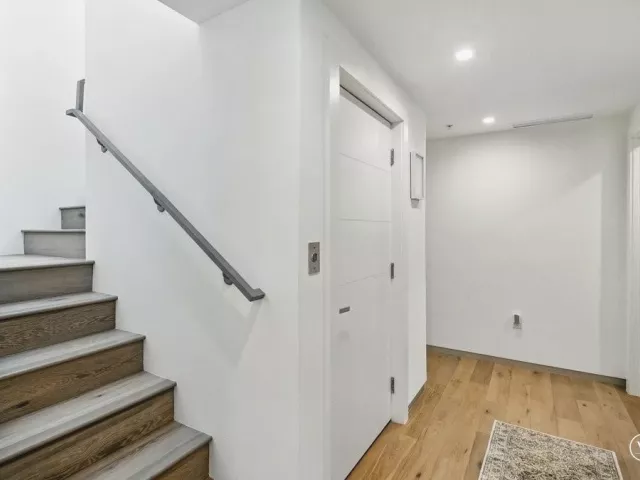 Продажа дома по адресу 700 NE 14th Avenue 208 - фото 9169207