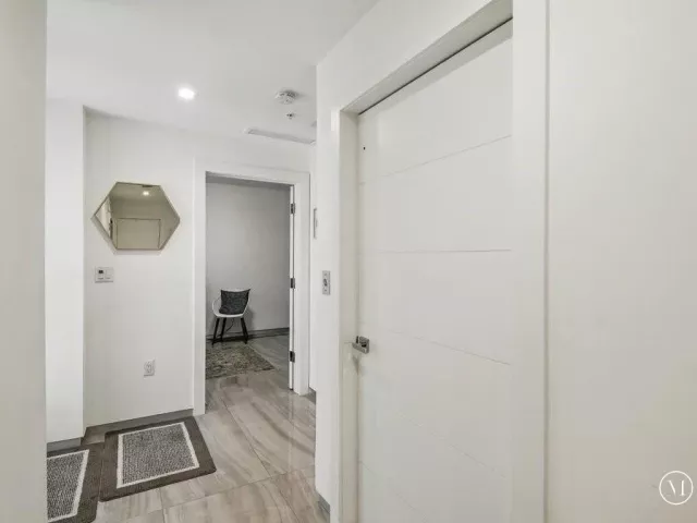 Продажа дома по адресу 700 NE 14th Avenue 208 - фото 9169208