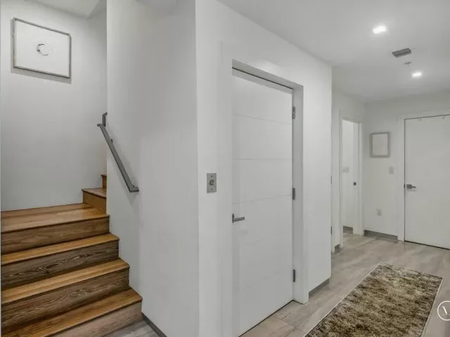 Продажа дома по адресу 700 NE 14th Avenue 208 - фото 9169220