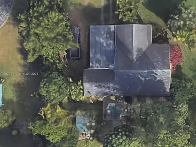 Продажа дома по адресу 1490 NW 8th St - фото 7595019