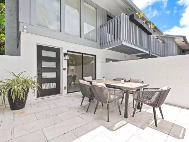 Продажа дома по адресу 2930 Florida Boulevard - фото 9356834