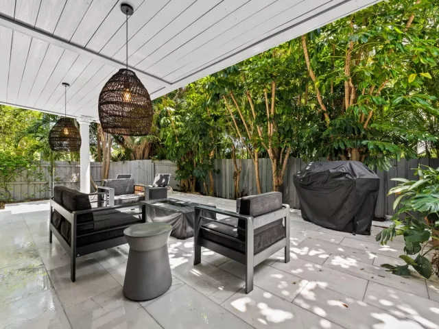Продажа дома по адресу 2930 Florida Boulevard - фото 9356835