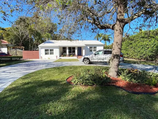 Дом в аренду по адресу 951 NE 116th St - фото 7597264