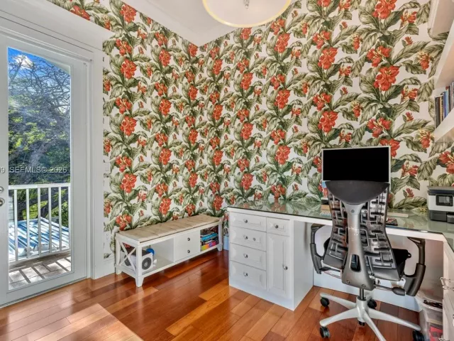 Продажа дома по адресу 4090 Barbarossa Ave - фото 7597119