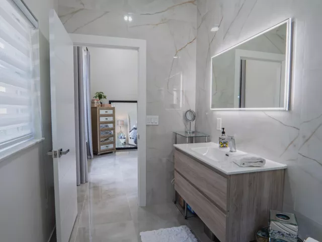Продажа дома по адресу 6670 NW 27th Avenue - фото 9034932