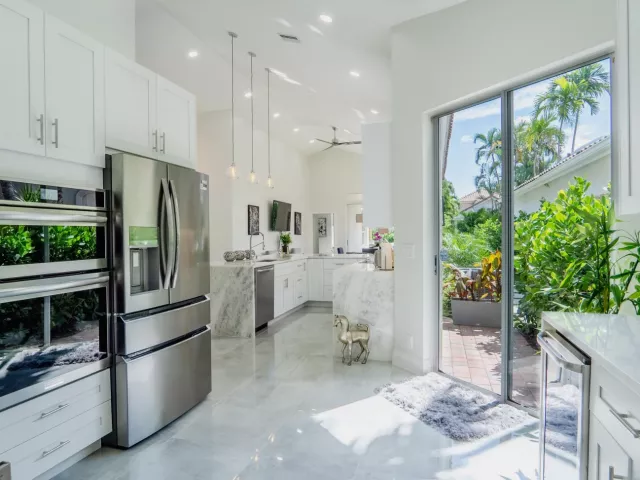 Продажа дома по адресу 6670 NW 27th Avenue - фото 9034935