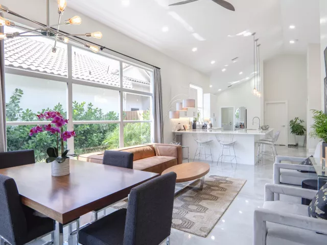 Продажа дома по адресу 6670 NW 27th Avenue - фото 9034947
