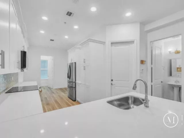Продажа дома по адресу 23008 Clear Echo Drive 11 - фото 9379229