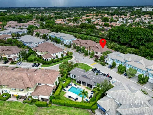 Продажа дома по адресу 23008 Clear Echo Drive 11 - фото 9379233