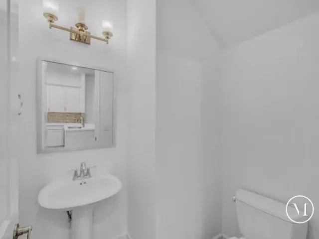 Продажа дома по адресу 23008 Clear Echo Drive 11 - фото 9379235