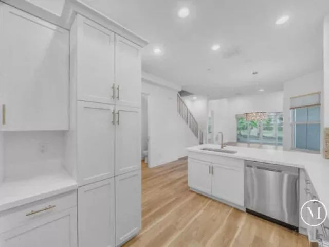 Продажа дома по адресу 23008 Clear Echo Drive 11 - фото 9379239