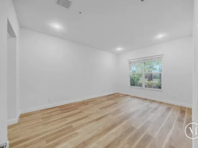 Продажа дома по адресу 23008 Clear Echo Drive 11 - фото 9379246