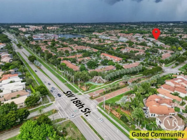 Продажа дома по адресу 23008 Clear Echo Drive 11 - фото 9379220