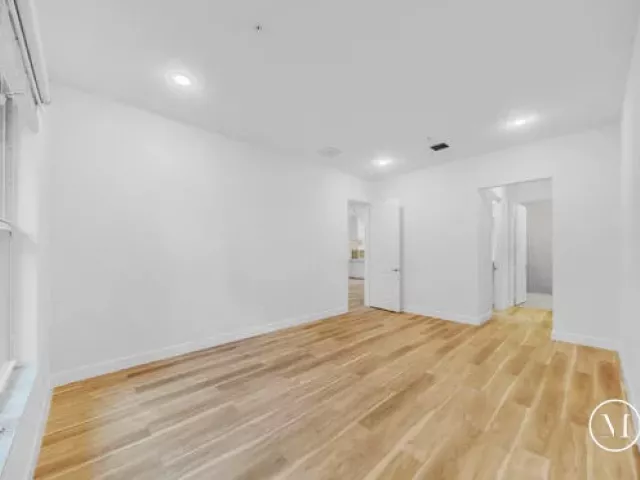 Продажа дома по адресу 23008 Clear Echo Drive 11 - фото 9379247